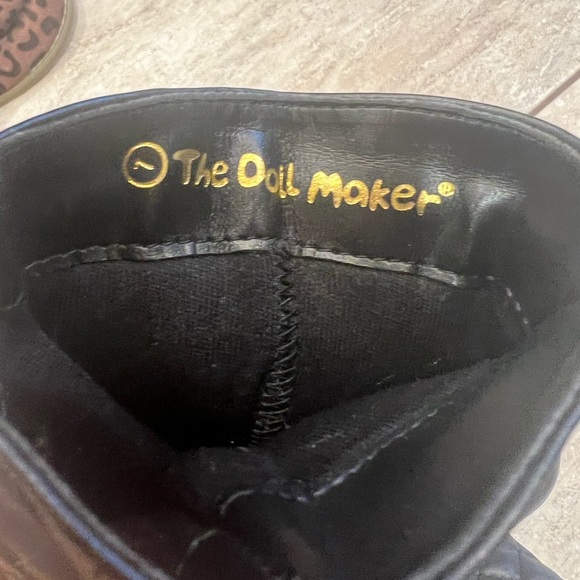 The DollMaker black faux leather boots with bow detail size 7 - Picture 4 of 4